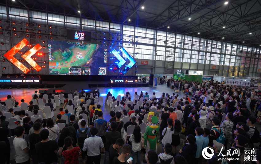 花样游泳以 花样游泳以