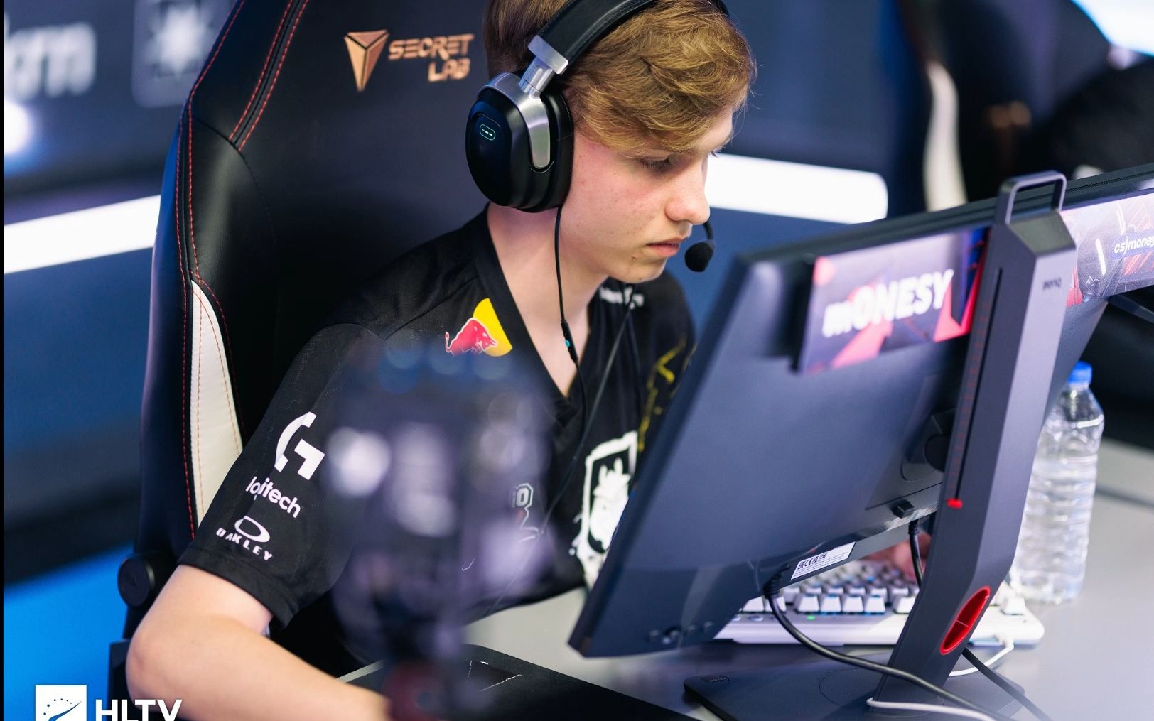 单板滑雪男 单板滑雪男