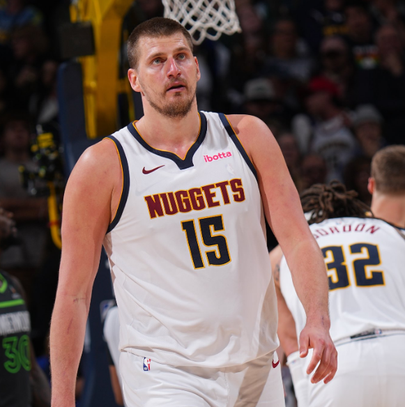 稳定表现占 稳定表现占