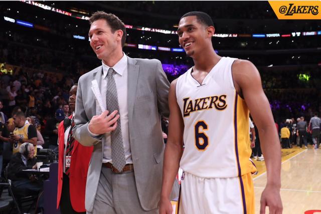 低空飞行 低空飞行